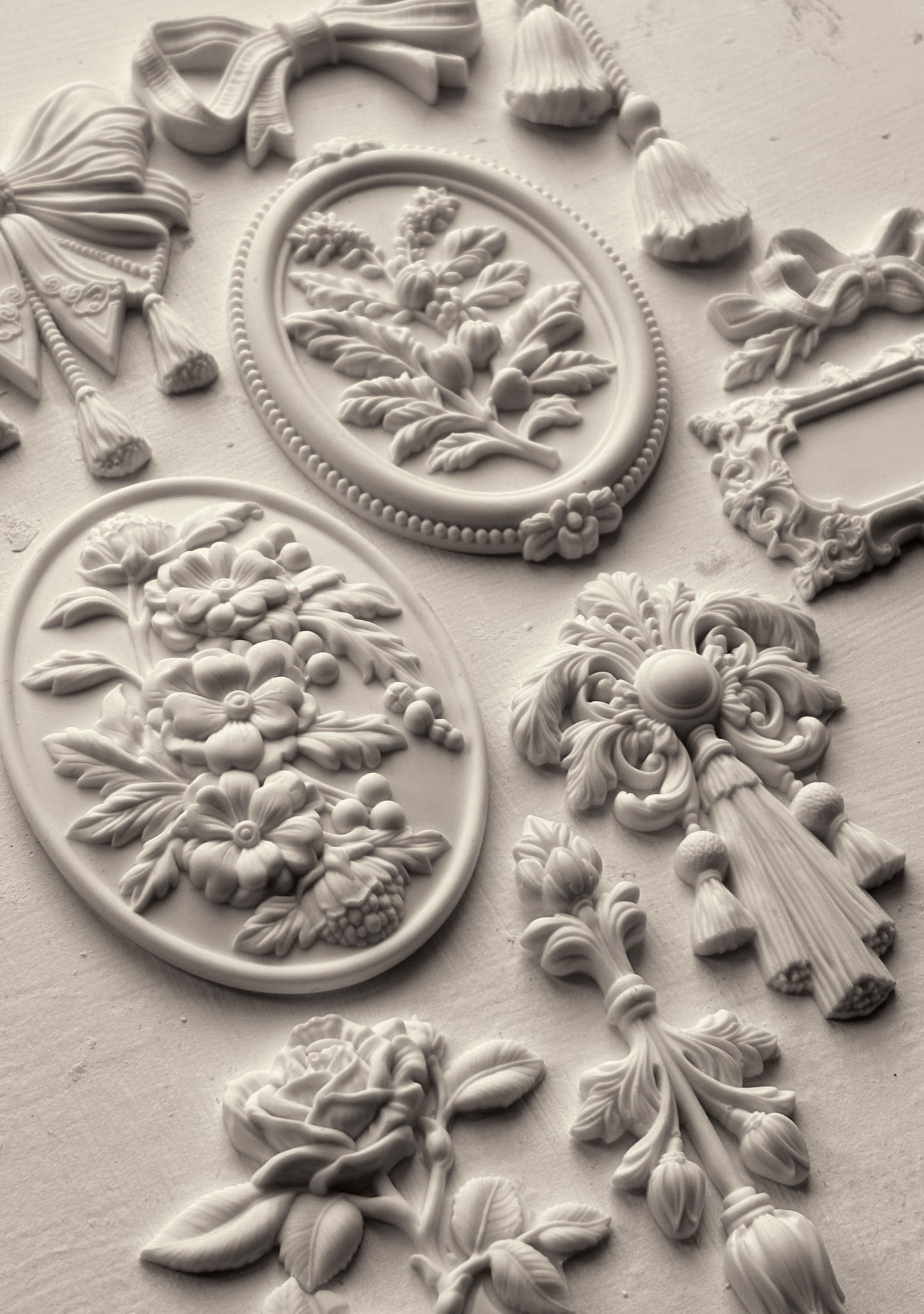 Iron Orchid Designs - Victoriana Decor Mould