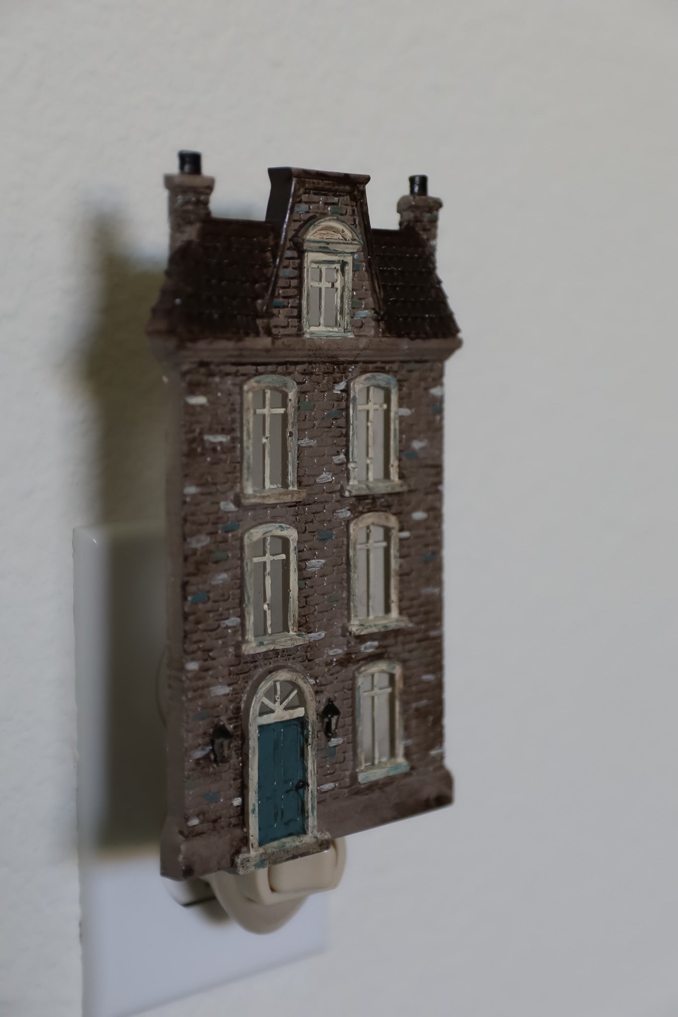 Iron Orchid Designs - Old Colchester Road Decor Mould