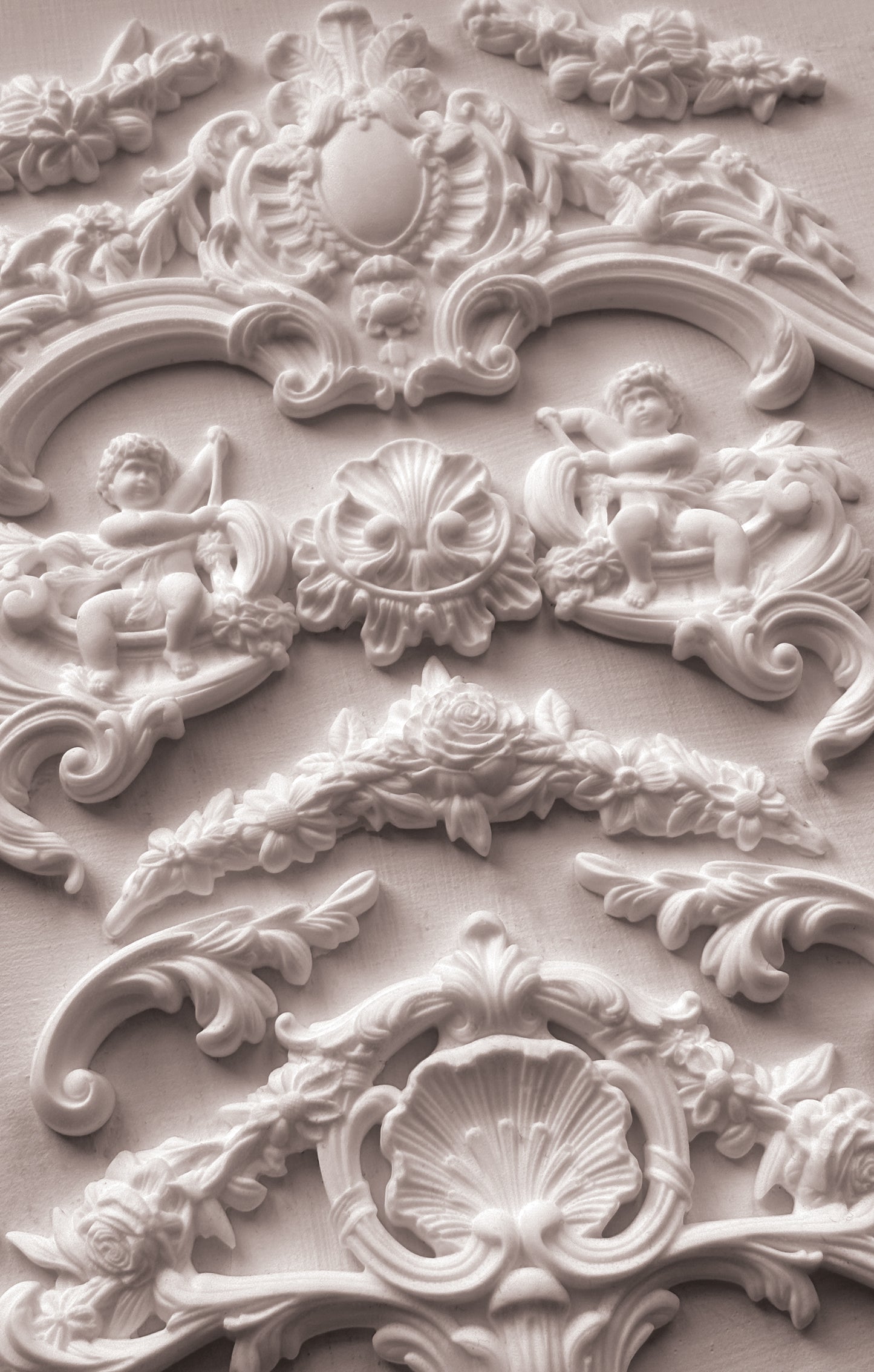 Iron Orchid Designs - Cadre Decor Mould